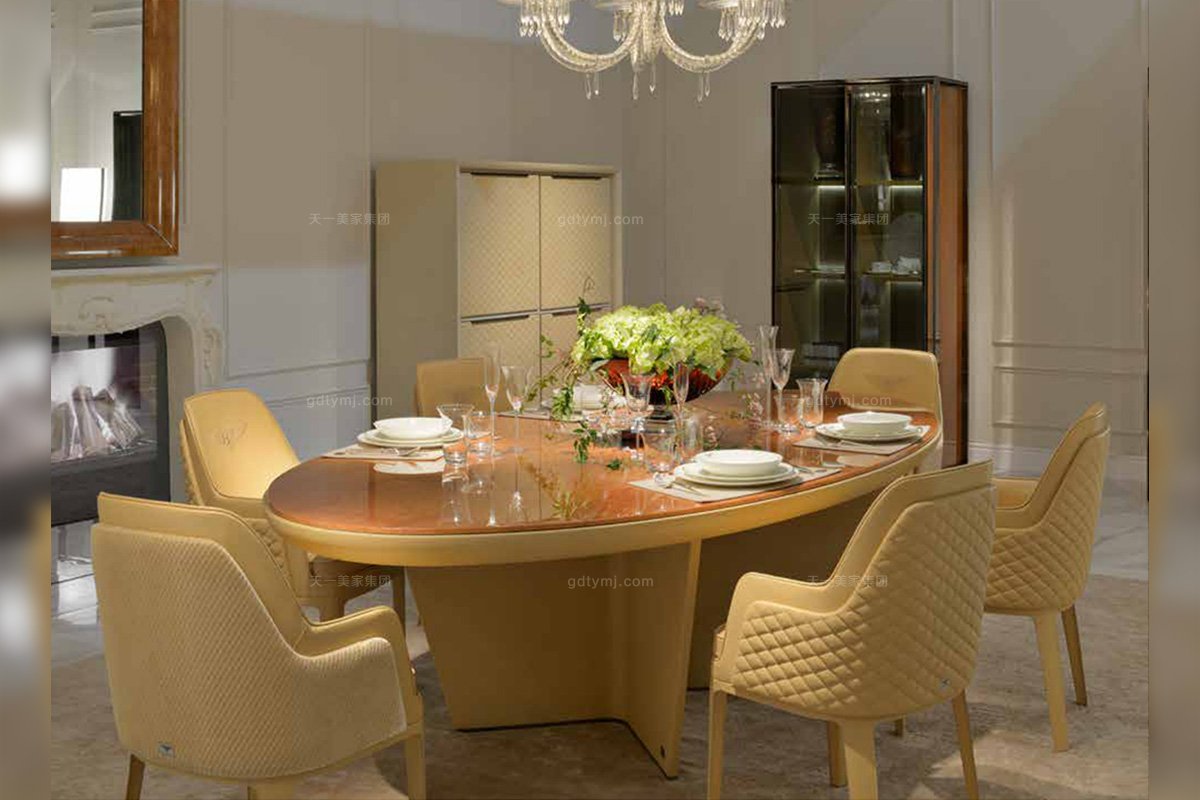高端奢華別墅豪宅家具品牌餐廳家具后現代黃色真皮餐桌+餐椅組合場景1