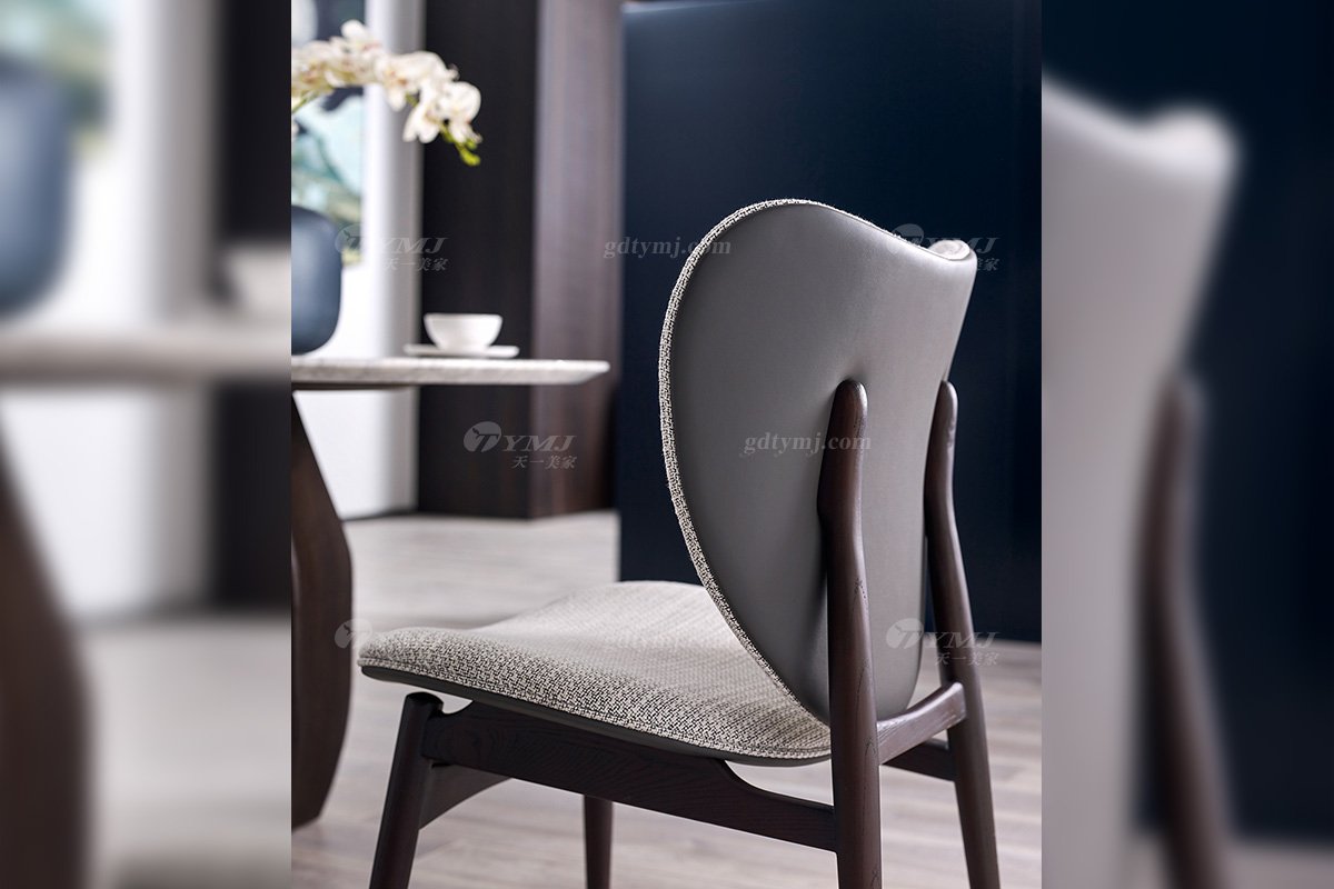 意式極簡風(fēng)格高端別墅家具品牌現(xiàn)代輕奢簡約時尚餐椅DC1709-1餐椅場景細節(jié)