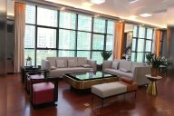 珠海崇峰一號現代高檔輕奢樣板間家具、軟裝飾品工程項目案例！