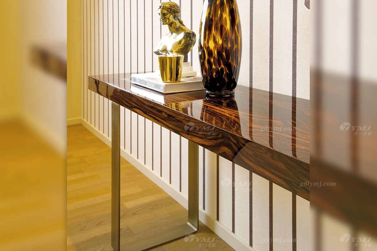 意式輕奢木飾面玄關